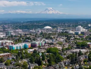 Live close to it all! Easy access to city amenities and freeways.