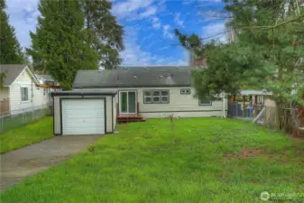 Detached 1 car garage