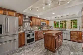 Gorgeous fully remodeled kitchen!