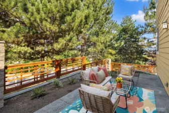 With all the trails and parks that Talus offers, you'll appreciate the easy-to-maintain yard.