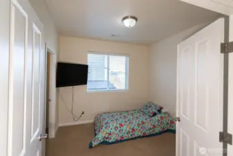 Main Floor BR w/walk-in closet