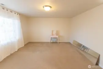 Huge Bonus Room!