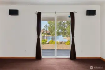 ....private access to backyard deck