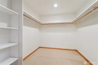 ..... Walk-in closet