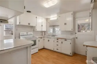 1949 Bungalow kitchen