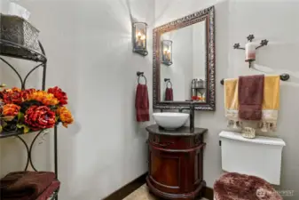 Main floor 1/2 bath