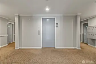 Garage elevator/No stairs required