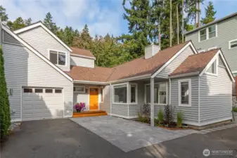 A rare find in Winslow. Main level living, connected garage, low HOA dues plus a small private yard.