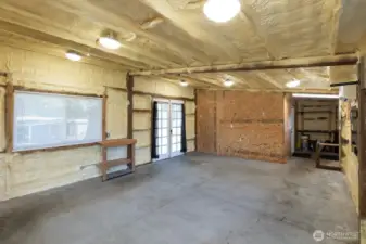 Workshop/Gym space with mini split, plumbing and frnech doors!