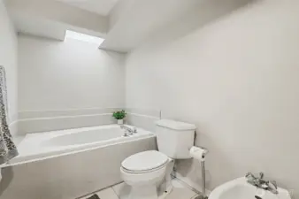 Primary Suite 5-piece bathroom.