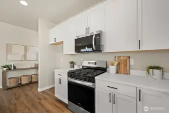 Photographs are for illustrative purposes only. Features, finishes, interior/exterior colors, landscaping and floorplan shown may vary from actual homes built