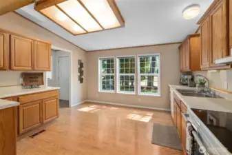Open kitchen with eating area