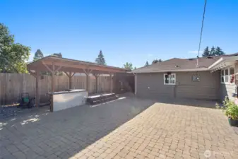 Outdoor Kitchen Space