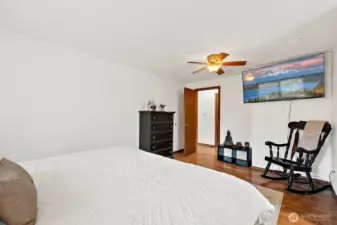 View towards door to hallway