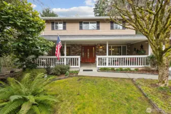 A covered front porch you could only wish for!