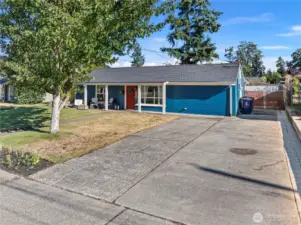 Ample parking-RV/Boat