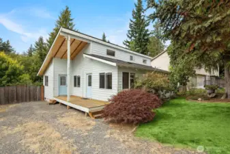 Cute cottage with community lake access