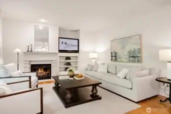 Built-in Bose speakers in the family room and the space is spacious for every day fun!