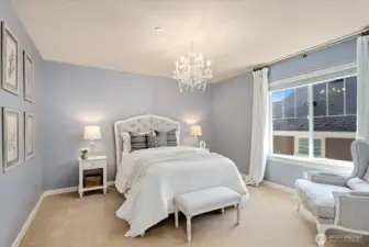 Spacious and light-filled guest bedrooms!