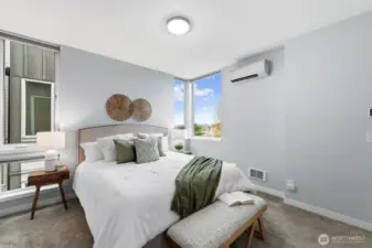 Room for a king bed!!