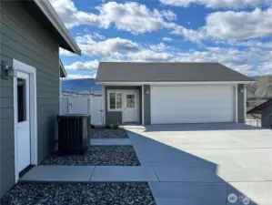 Shop and tons of Parking!