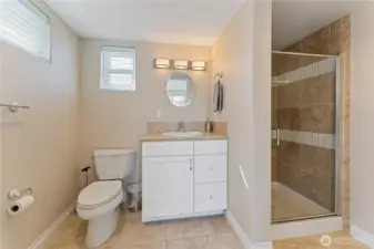 Poolside Cabana - 3/4 Bath