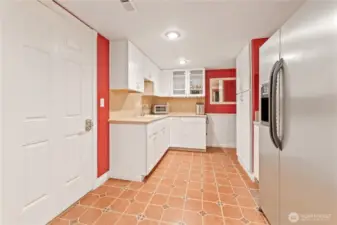 Poolside Cabana - Kitchenette/Wine Storage