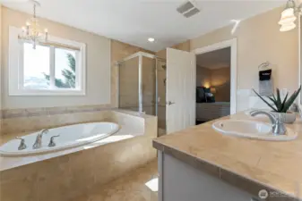 Primary 5 Piece Ensuite