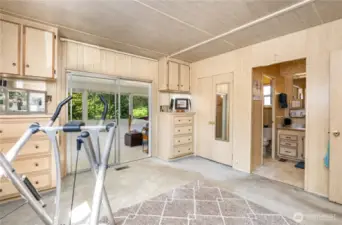 Use as office space, exercise room or whatever you need!