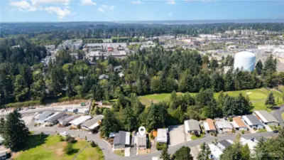 Close to shopping, restaurants, the Federal Way Commons, and I5
