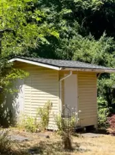 Outbuilding that dreams of becoming a guest room/office