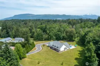 Welcome to 6068 E Hemmi Lane, situated on 3+ private acres just 20 minutes from Bellingham. This is a private oasis with lots of elbow room and everything you need right here!