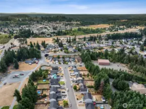 Great neighborhood, less than a mile to shopping, medical, dining, schools, etc.