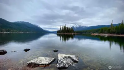 Lake Wenatchee State park close by