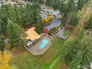 estled among trees, Kloshe Illahee is a quintessential PNW setting with on-site management, RV storage, and pet-friendly policies.