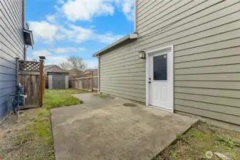 Low maintenance, fully fenced yard