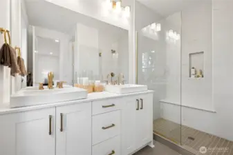 Primary bath (Facade, Ext Colors, Interior Photos & Floor Plans for illustrative purposes only. Actual Facade, Ext Colors, Interiors & Floor Plans may differ.)