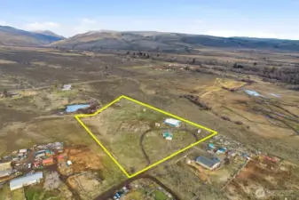 Property lines are an estimate for reference only. Buyer to verify property lines to their satisfaction.