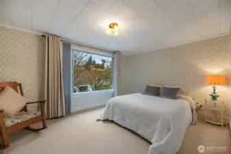 Second upper level bedroom.