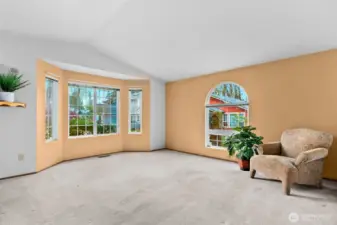 Vaulted living room with western exposusre