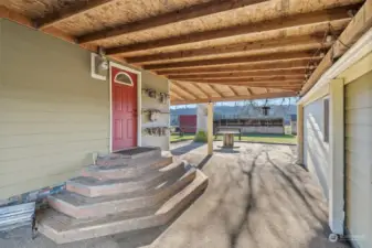 Covered porch with plenty of room for bbq's in all weather!