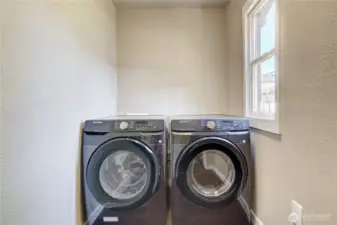 Brand new, stay with the home