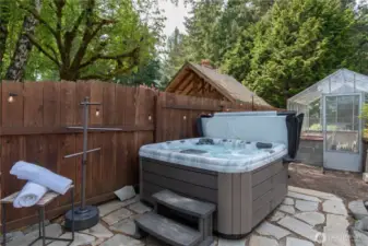 Hot tub conveys
