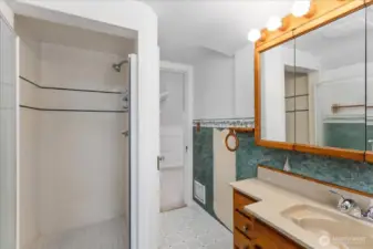 Primary ensuite