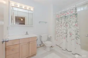 ensuite primary bath