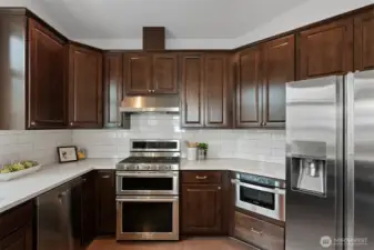 All stainless steel applicances.