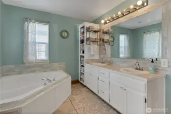 Primary 5 piece bath