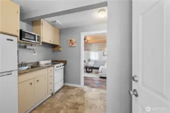 Kitchen area - great use of space!