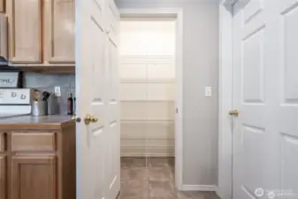 Walk in Pantry!