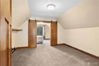 Walk in closet between the two bedrooms - or bonus space that could be used as an office or playroom etc.
